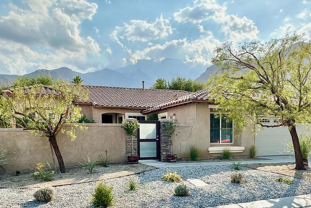 1247 Oro, Palm Springs CA: https://media.crmls.org/mediaz/df2c2f07-8ecf-49bc-ab3b-2b4d74adb210.jpg