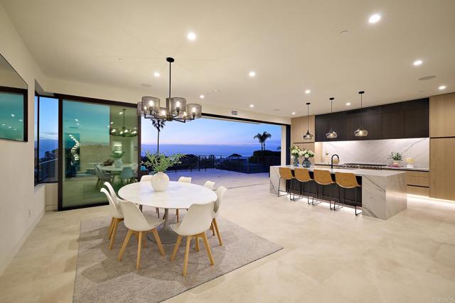537 N Granados Avenue, Solana Beach CA: https://media.crmls.org/mediaz/df2cca99-c755-46b0-95d8-2b311bb387ae.jpg