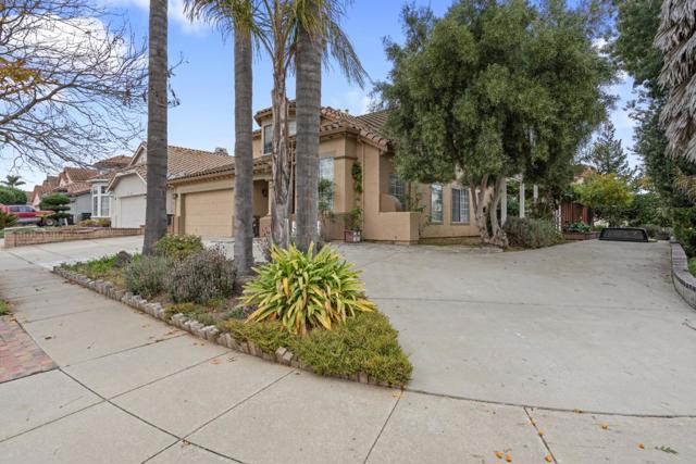 1258 De Cunha Court, Salinas CA: https://media.crmls.org/mediaz/df2d451a-b947-40b9-86c2-223af67449f0.jpg