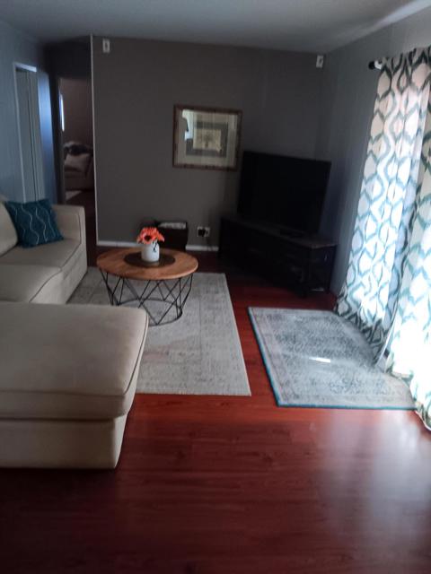 121 Via Valverde, Cathedral City CA: https://media.crmls.org/mediaz/df2d624b-4cdb-4e32-922c-44991338c828.jpg