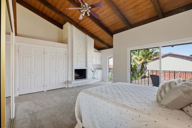 Detail Gallery Image 4 of 49 For 1915 Estrella De Mar Ct #C,  Carlsbad,  CA 92009 - 2 Beds | 2/1 Baths