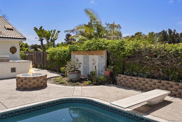 1510 2 Orangeview Dr,  CA: https://media.crmls.org/mediaz/df2ed732-19be-4033-af27-88fdeb832238.jpg