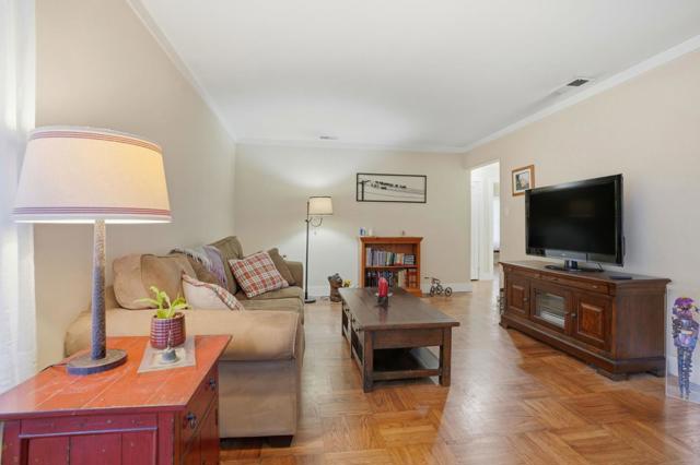 211 Berendos Avenue, Pacifica CA: https://media.crmls.org/mediaz/df313626-74a2-4cd6-bdfe-09c927283c84.jpg