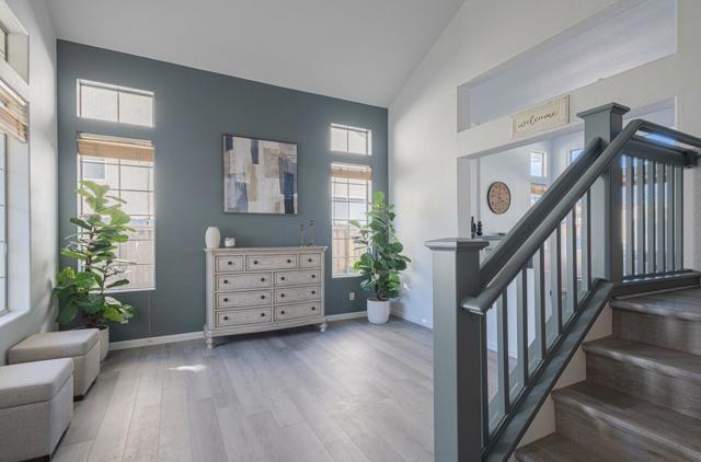 327 Rhine Court, Salinas CA: https://media.crmls.org/mediaz/df315f65-41ef-455c-9ffd-6df737f7008d.jpg