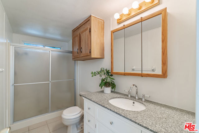 23777 Mulholland Highway, Calabasas CA: https://media.crmls.org/mediaz/df3184b9-f696-4145-955c-6870edab9ba7.jpg