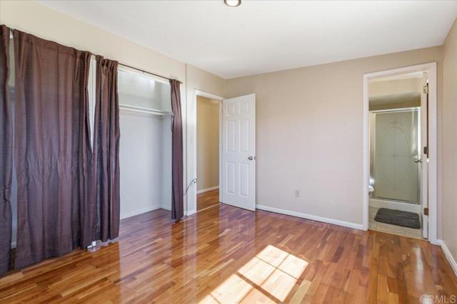 Detail Gallery Image 12 of 29 For 1032 Iris Ave, Imperial Beach,  CA 91932 - 4 Beds | 3 Baths