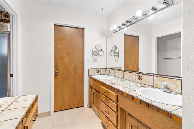 19515 Vierra Canyon Road, Salinas CA: https://media.crmls.org/mediaz/df331ad6-d706-4c54-946a-68e6e792a484.jpg