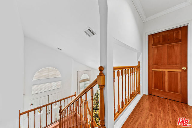 1747 N Avenue 46, Los Angeles CA: https://media.crmls.org/mediaz/df331d4e-f132-4a1a-88c0-c50ff6125e42.jpg