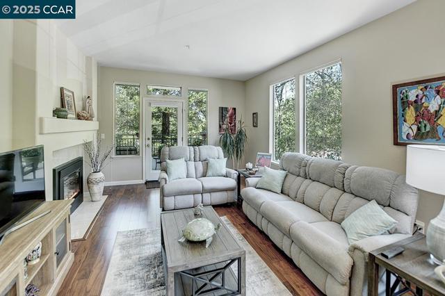 5910 Horsemans Canyon Dr, Walnut Creek CA: https://media.crmls.org/mediaz/df342573-e0b1-4b46-8b47-b5ff05969d9a.jpg