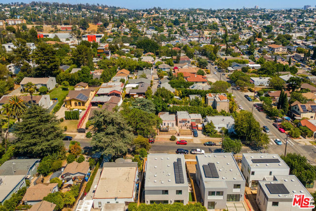 1615 N Coronado Street, Los Angeles CA: https://media.crmls.org/mediaz/df34cc02-03dd-4076-8cc7-1d74c182ca70.jpg