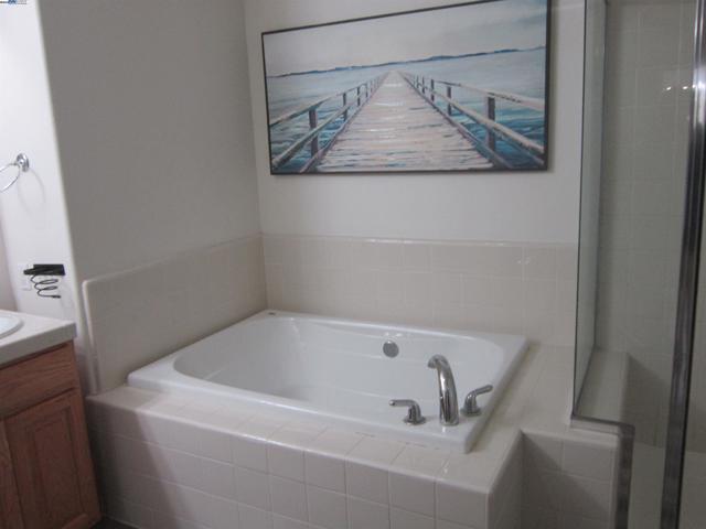 Image 12 of 26 For 4222 Clarinbridge Cir