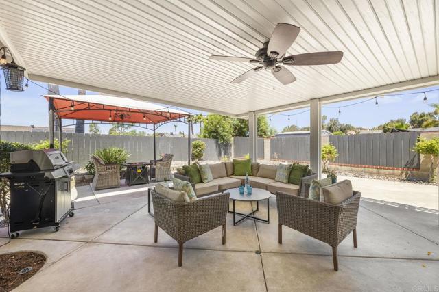 724 Hollowglen Road, Oceanside CA: https://media.crmls.org/mediaz/df359f68-452d-452d-8473-c6279cc638b3.jpg