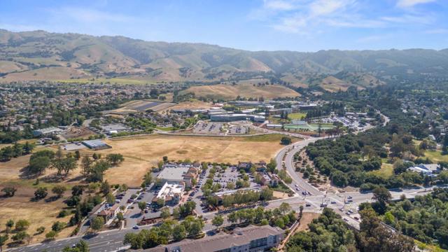 2624 Yerba Vista Court, San Jose CA: https://media.crmls.org/mediaz/df35eab7-3baa-45a1-9585-9ffb682bd4ef.jpg