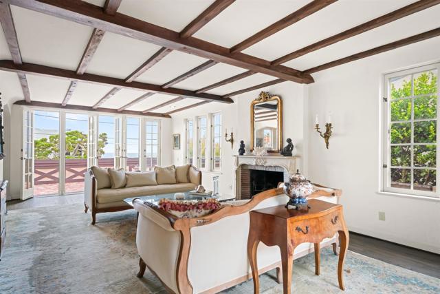 Detail Gallery Image 14 of 60 For 1879 Viking Way, La Jolla,  CA 92037 - 5 Beds | 5/1 Baths