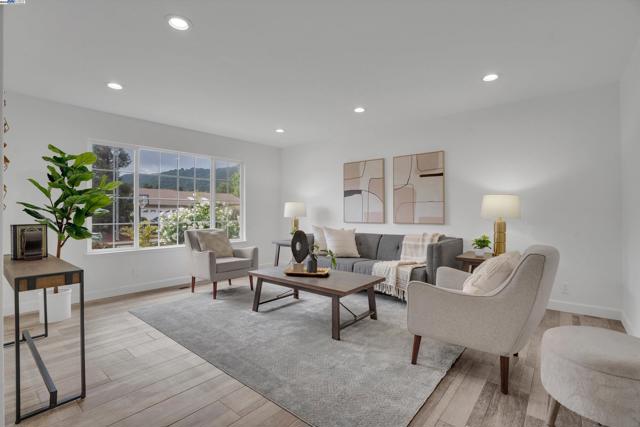 3644 Ashwood Drive, Pleasanton CA: https://media.crmls.org/mediaz/df369061-5af7-4543-b1a0-a3f2f4796f19.jpg