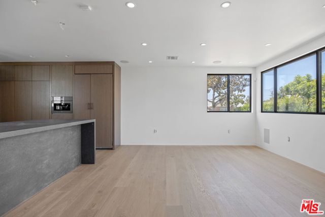 3940 Huron Avenue, Culver City CA: https://media.crmls.org/mediaz/df36b82d-a97d-4343-bba2-cf34aa4b4d64.jpg