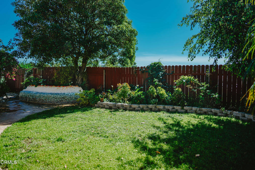 https://media.crmls.org/mediaz/df371c4d-5124-4721-b222-e664f38f56cf.jpg?preset=X-Large