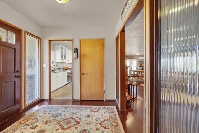 1945 Wedgemere Road, El Cajon CA: https://media.crmls.org/mediaz/df3745dc-0e58-41d3-bbe0-ac8b7bcca831.jpg