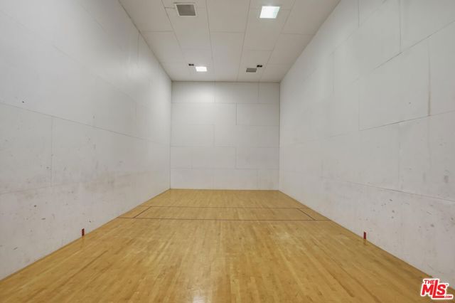 675 Oak Run Trail, Oak Park CA: https://media.crmls.org/mediaz/df386937-6ccd-4f2c-ad22-4e78b2119f10.jpg