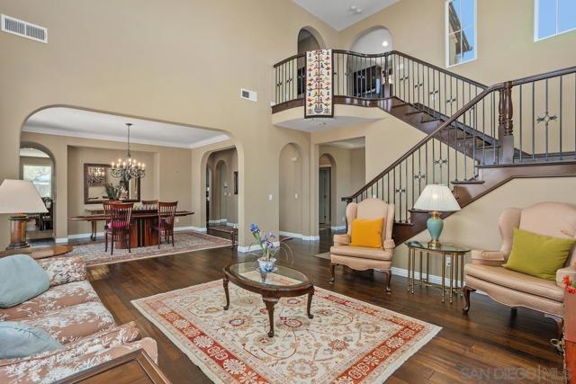 5029 Medalist Ct, Oceanside CA: https://media.crmls.org/mediaz/df38d371-8146-4b87-a4d6-ec77aa682e73.jpg