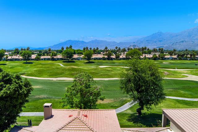 80601 Oak Tree, La Quinta CA: https://media.crmls.org/mediaz/df39435b-c114-4a0b-96a7-893152947c1f.jpg