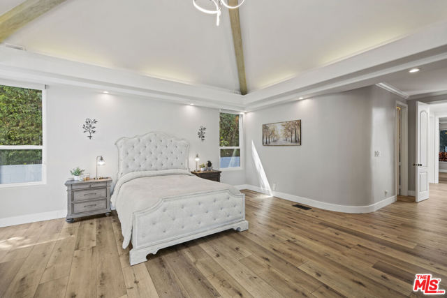 8944 Enfield Avenue, Sherwood Forest CA: https://media.crmls.org/mediaz/df39792a-7aec-49ed-b7d3-e5332c610cee.jpg