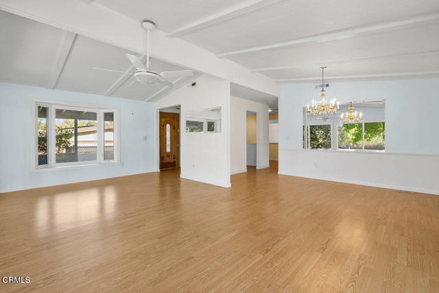 232 Talud Terrace Terrace, Camarillo CA: https://media.crmls.org/mediaz/df39d894-2dd8-486d-9919-4b6d0a912a27.jpg