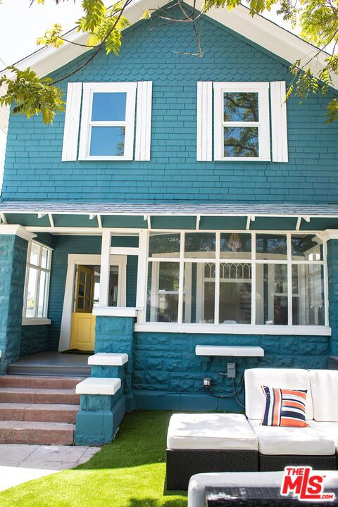 58 Paloma Avenue, Venice CA: https://media.crmls.org/mediaz/df39e38f-27b3-467d-99de-60dcdcc3542d.jpg
