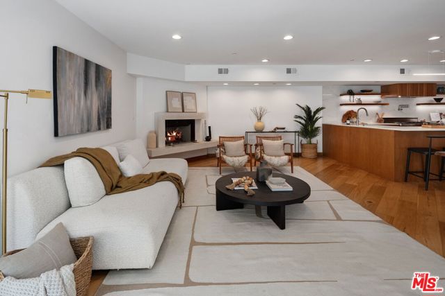 512 Brooks Avenue, Venice CA: https://media.crmls.org/mediaz/df3ad921-14d0-41dd-9da1-b98094c7337a.jpg