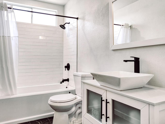 80917 Brown Street, Indio CA: https://media.crmls.org/mediaz/df3af715-d0e5-472d-b785-e8ba64e23c06.jpg