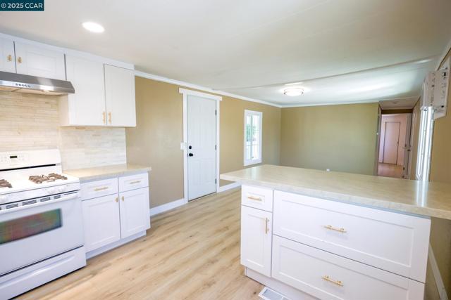 4400 Gateway Rd, Bethel Island CA: https://media.crmls.org/mediaz/df3bb093-bc06-47d4-9af6-66e44e4cfc6d.jpg