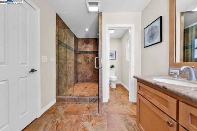 48912 Crown Ridge Cmn, Fremont CA: https://media.crmls.org/mediaz/df3bb8d1-97cb-41aa-ba28-83b1321ca9aa.jpg
