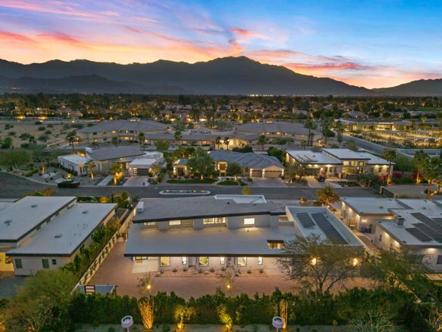 3 Siena Vista Court, Rancho Mirage CA: https://media.crmls.org/mediaz/df3bc927-d716-42b9-80a1-64e3a423e83f.jpg