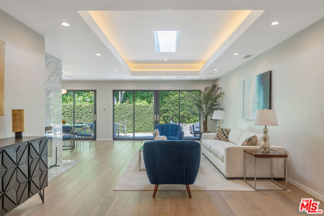 2829 Westbrook Avenue, Los Angeles CA: https://media.crmls.org/mediaz/df3bd8c1-3eda-4d1a-9ba8-e77a4282bd39.jpg