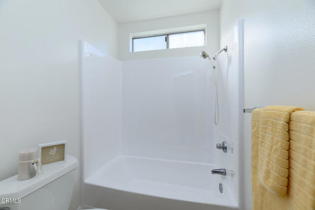 Detail Gallery Image 9 of 37 For 24121 Village 24, Camarillo,  CA 93012 - 2 Beds | 2 Baths