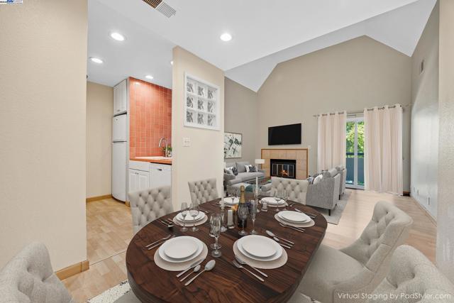 1308 Walden Rd, Walnut Creek CA: https://media.crmls.org/mediaz/df3cbbf0-356b-4e6c-b1f3-a5b6e3c1f247.jpg