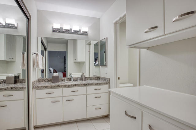 42740 Sand Dune Drive, Palm Desert CA: https://media.crmls.org/mediaz/df3da0fe-4e3e-4187-bc02-f8a1d55fb87b.jpg