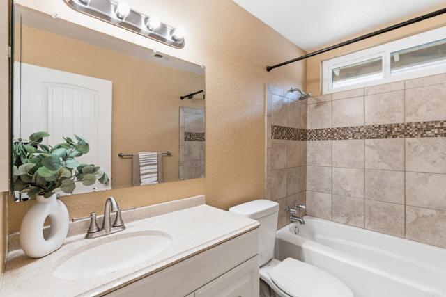 Detail Gallery Image 18 of 26 For 609 Mustang Glen, Escondido,  CA 92027 - 3 Beds | 2/1 Baths