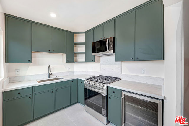 16185 W Sunset Blvd, 1 photo 6