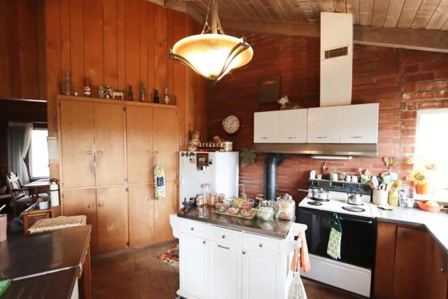 211 Smith Road, Watsonville CA: https://media.crmls.org/mediaz/df3e839f-b611-4e8a-92fb-76021109e570.jpg