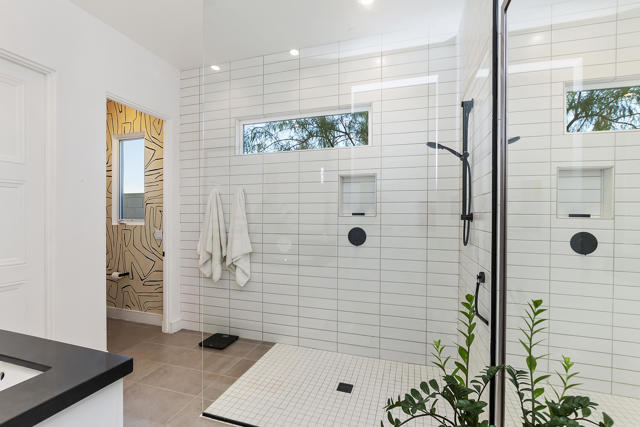 885 Fountain Drive, Palm Springs CA: https://media.crmls.org/mediaz/df3e89e1-72b8-4c0b-9ff6-ba01dad20e47.jpg