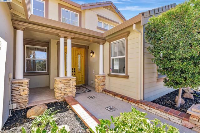 Image 3 of 60 For 5065 Carbondale Way