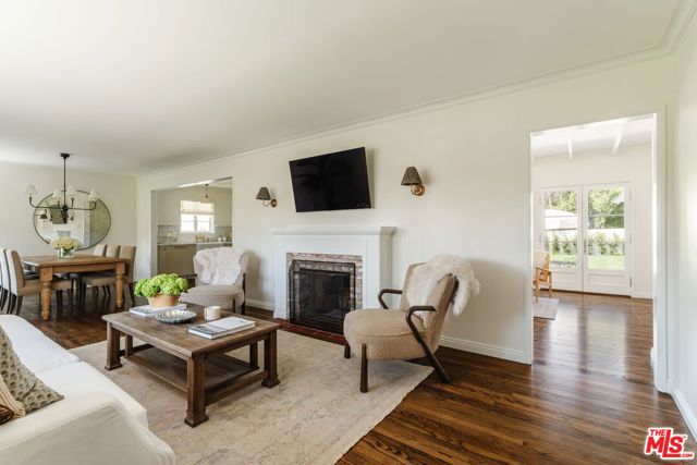 4601 Ventura Canyon Avenue photo 3