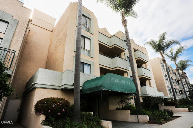 2491 Purdue Avenue, Los Angeles CA: https://media.crmls.org/mediaz/df40c3c3-66bc-4d77-b4d9-00c34fe9edc4.jpg