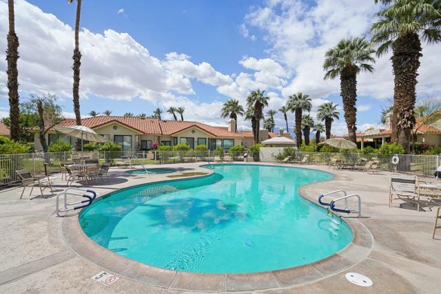 110 Celano Circle, Palm Desert CA: https://media.crmls.org/mediaz/df413035-8247-4fd9-8010-689206ecbfa8.jpg
