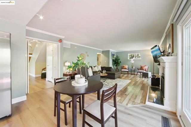2353 Benham Ct, Walnut Creek CA: https://media.crmls.org/mediaz/df417d90-0d5f-4341-b22f-6a9ce62ddd34.jpg
