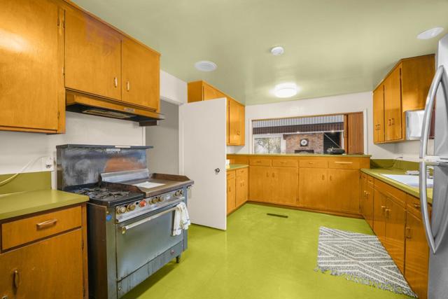 1515 N Milpitas Boulevard, Milpitas CA: https://media.crmls.org/mediaz/df41af53-4d69-490c-86b0-b8e2b5dedd56.jpg