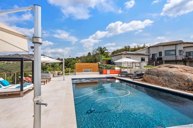15484 Markar Rd, Poway CA: https://media.crmls.org/mediaz/df41e78d-e2c6-43fe-9abb-afff20ce0910.jpg