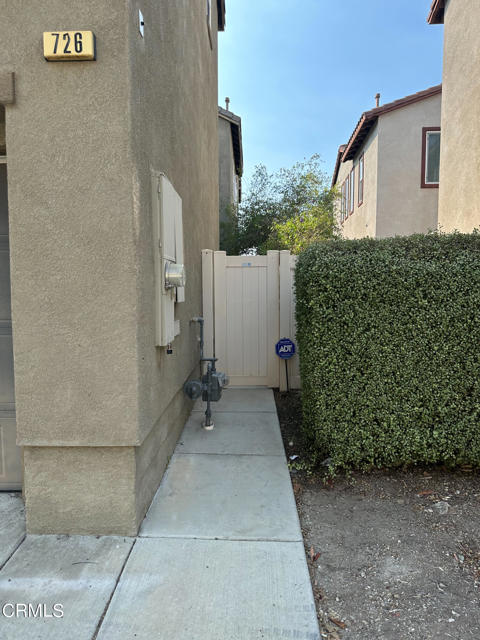 726 Owens River Drive, Oxnard CA: https://media.crmls.org/mediaz/df41f2d8-8955-4c01-b680-f6aabb4ad080.jpg