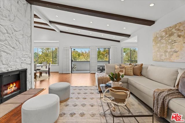 853 S Le Doux Road, Los Angeles CA: https://media.crmls.org/mediaz/df423796-5ba7-4418-ba99-9e72e1ca144d.jpg